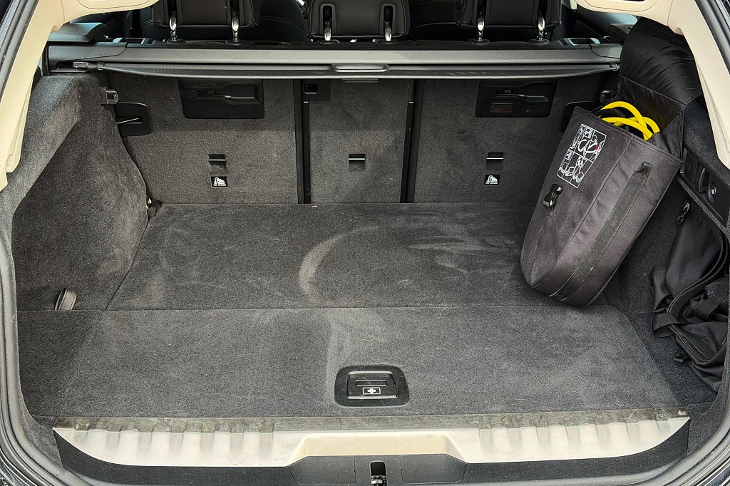 BMW 330e Touring|Drag|Värmare|CarPlay|B-kamera|Cockpit|XtraBoost