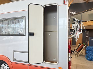 Husbil-halvintegrerad Bürstner SOLANO 710 7 av 30
