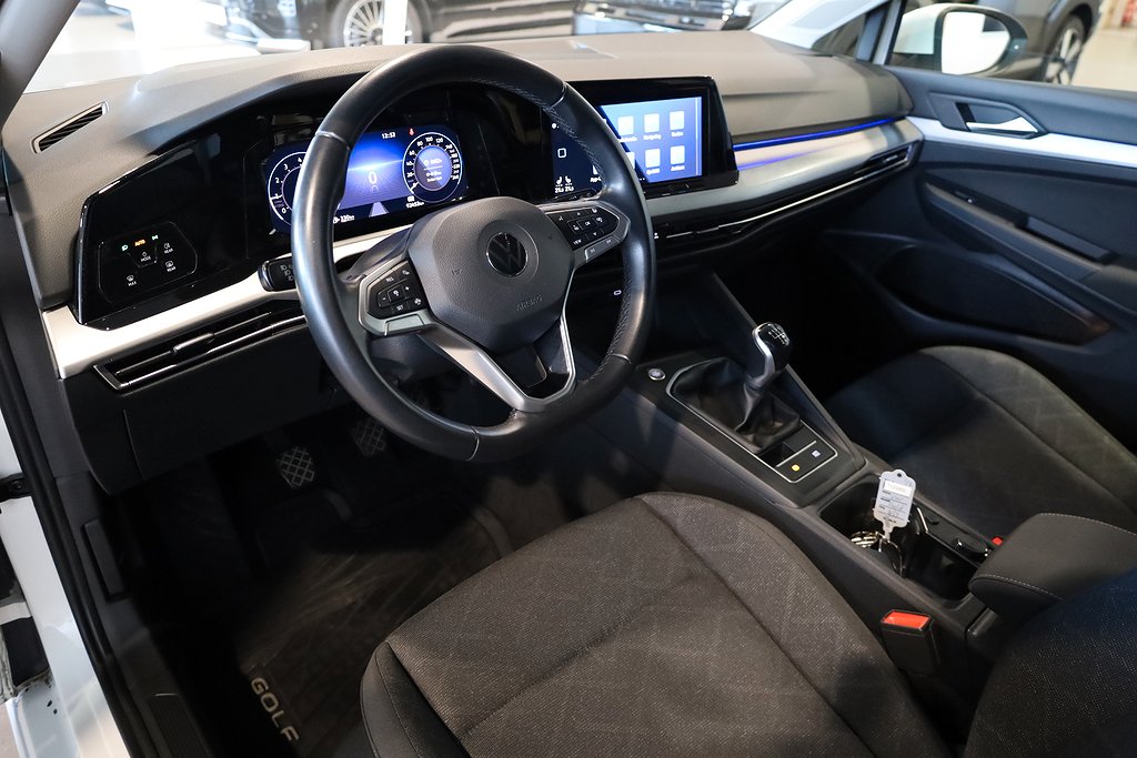 Volkswagen Golf 1,0 TSI 110HK P-Värmare Dragkrok Kamera 2022