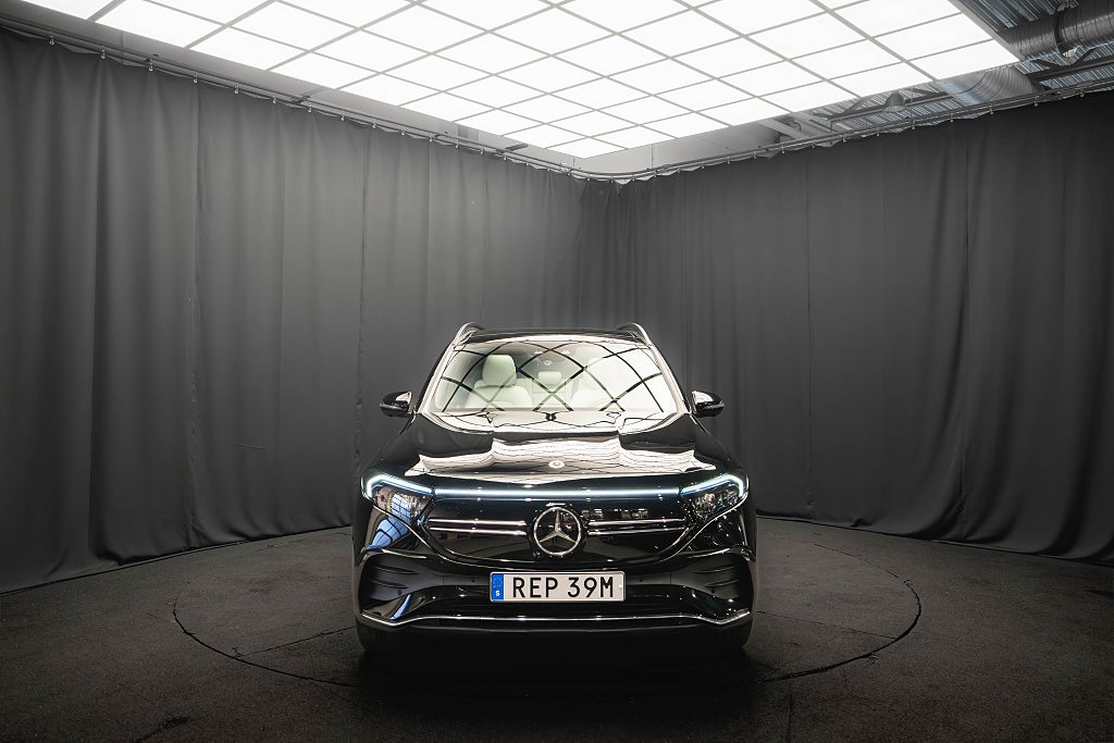 Mercedes-Benz EQB 350 4M EDITION 1 AMG PREMIUM PANO 20' LÄDER 360 MOMS