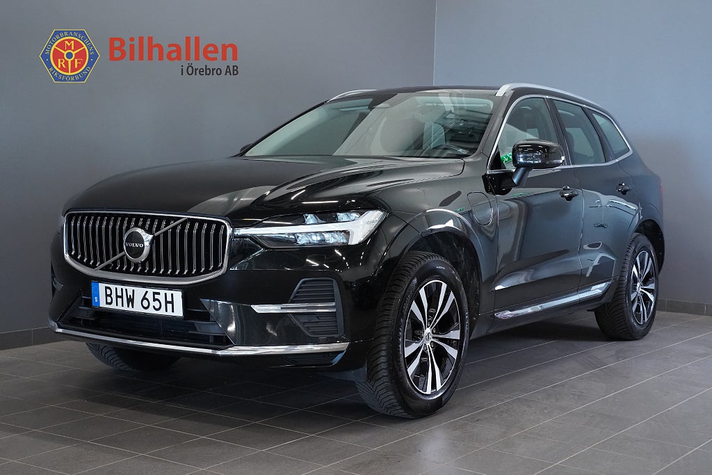 Volvo XC60 Recharge T6 AWD Core Panorama VoC Drag Kamera Värmare