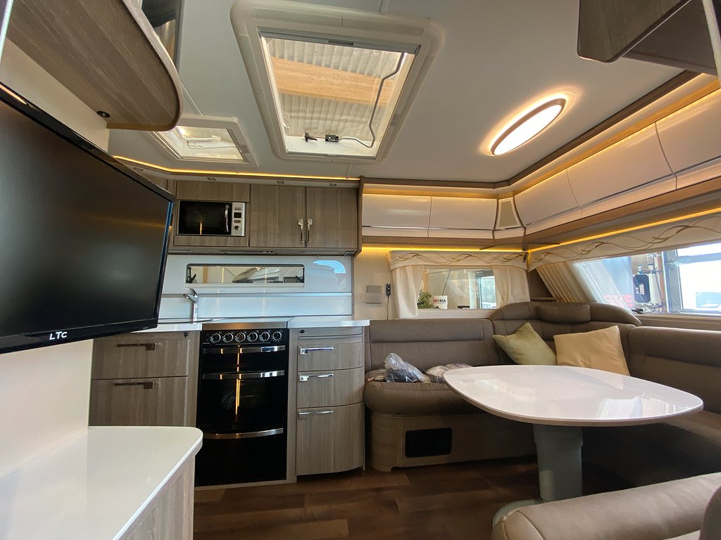 Kabe Royal 780 ETDL KS  / Mover / AC / Ugn / 3.339kr/mån - Kabe