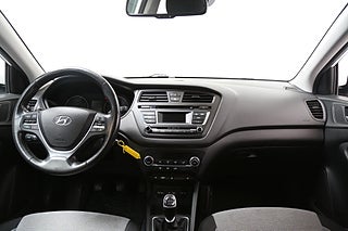 Halvkombi Hyundai i20 17 av 21