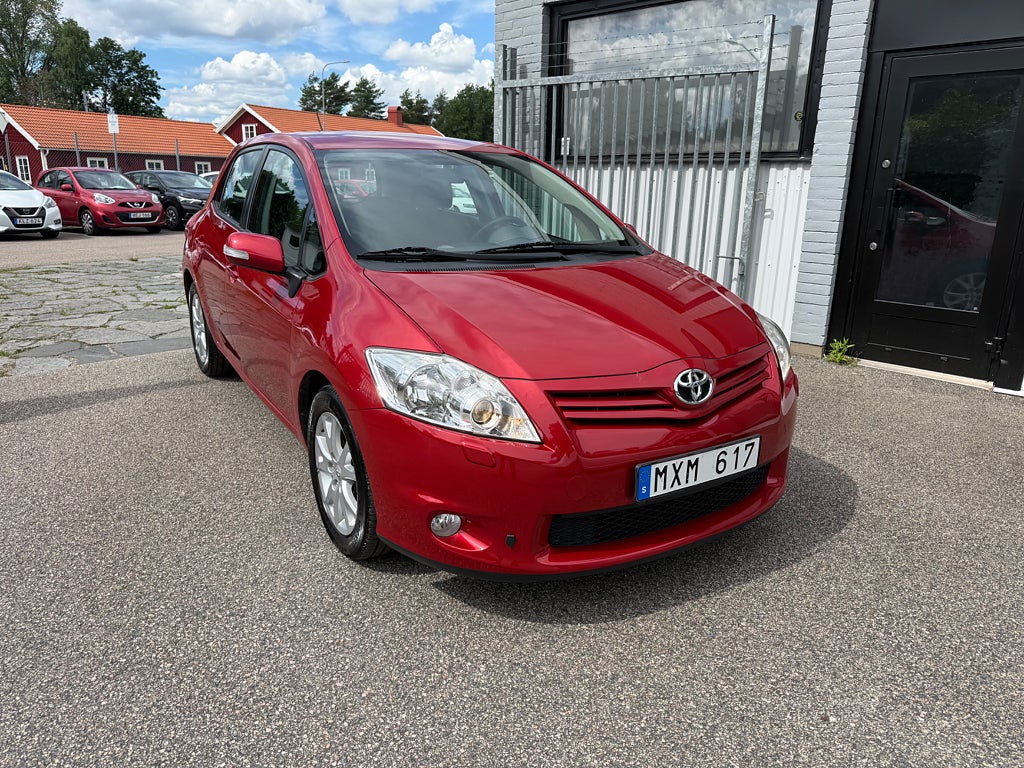 Toyota Auris 1.6 132HK PLUS 5-D / AUTOMAT / VÄRMARE