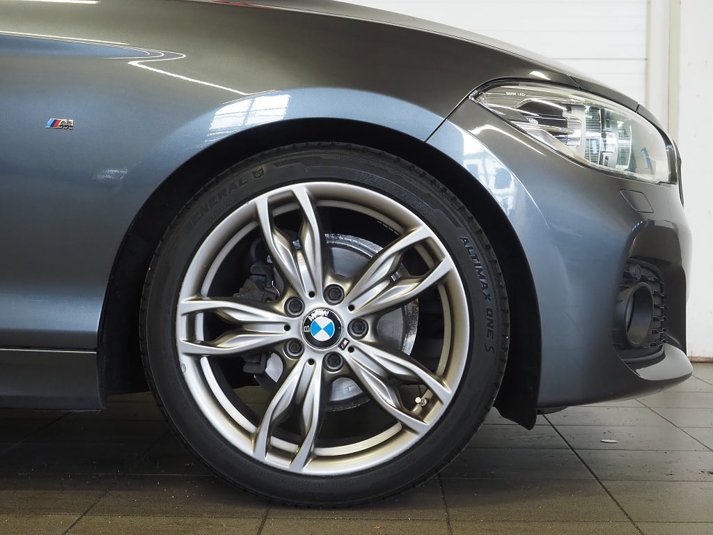 BMW 116 d M Sport P-Sensorer Farthållare HiFi Shadowline 18" 2016