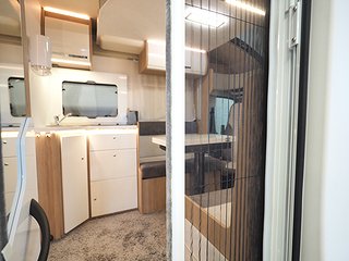 Husbil-halvintegrerad CI Elliot 67 xt 5 av 24