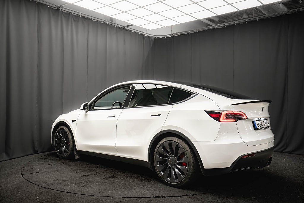 Tesla Model Y Performance AWD DRAG PANO 21'' 90.2%SoH 1-ÄGARE MOMS