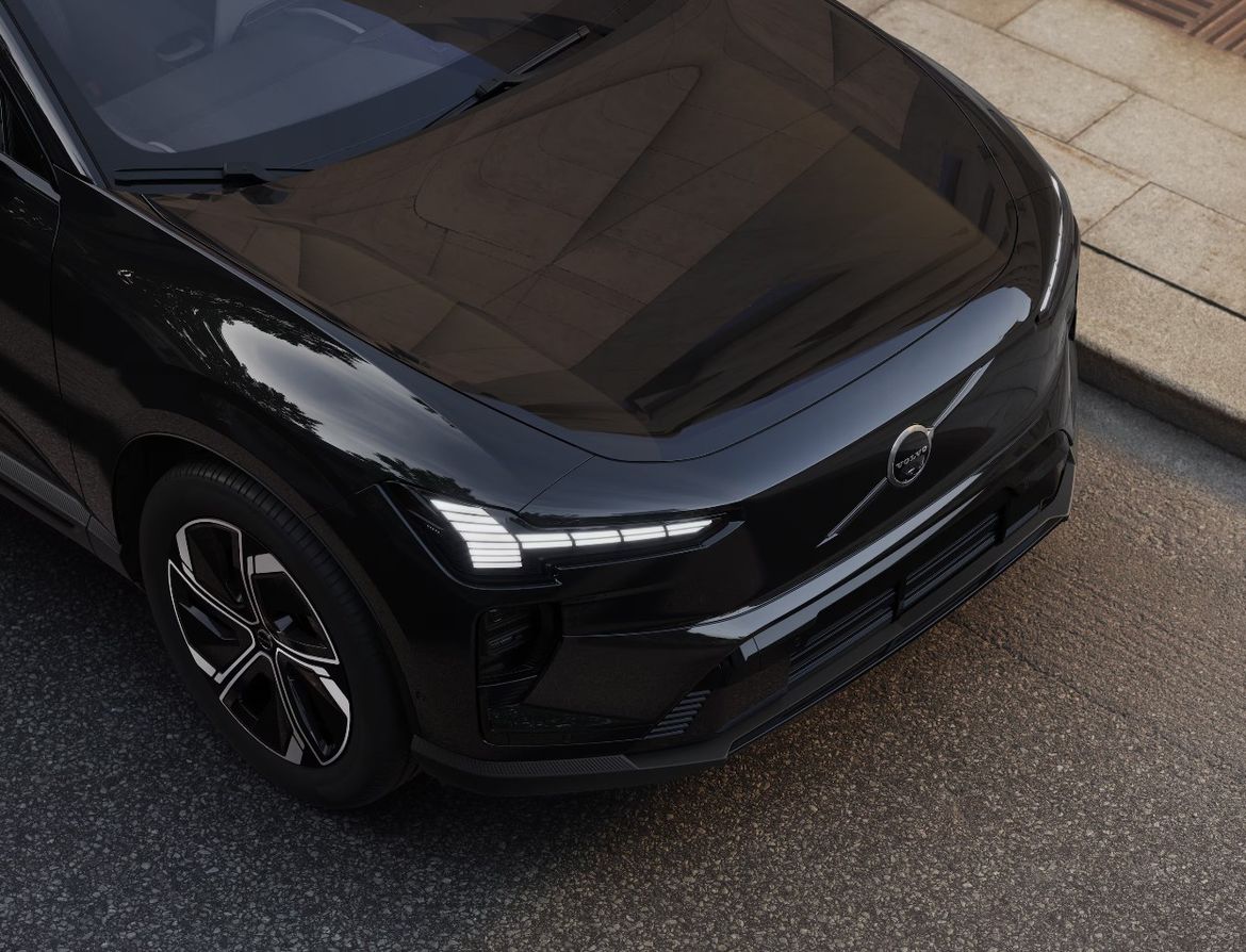 Volvo EX60 P10 AWD PLUS 2026, photo 3/39
