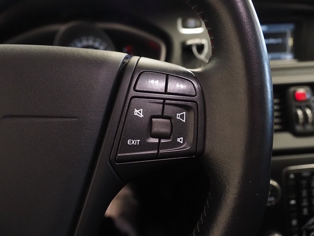 Volvo V40 D3 150hk Geartronic Kinetic D-Värm P-Sensorer 2017