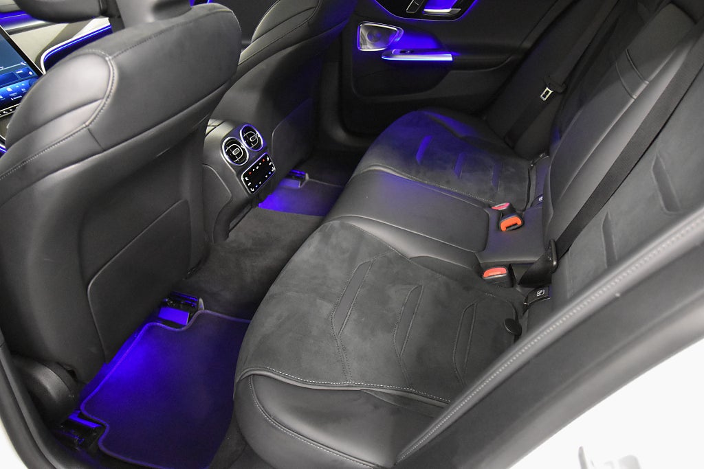 Mercedes-Benz C63 2024 - miniatyr 14