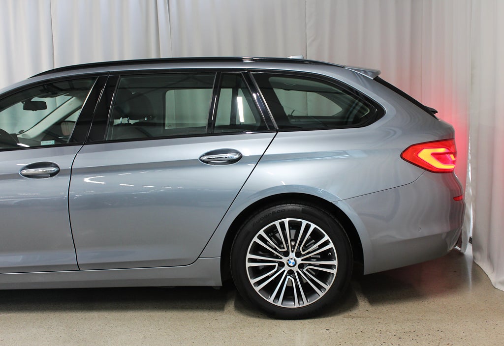 BMW 520d xDrive 190HK, Drag, Värmare, Sport line, Skinn, B-Kamer