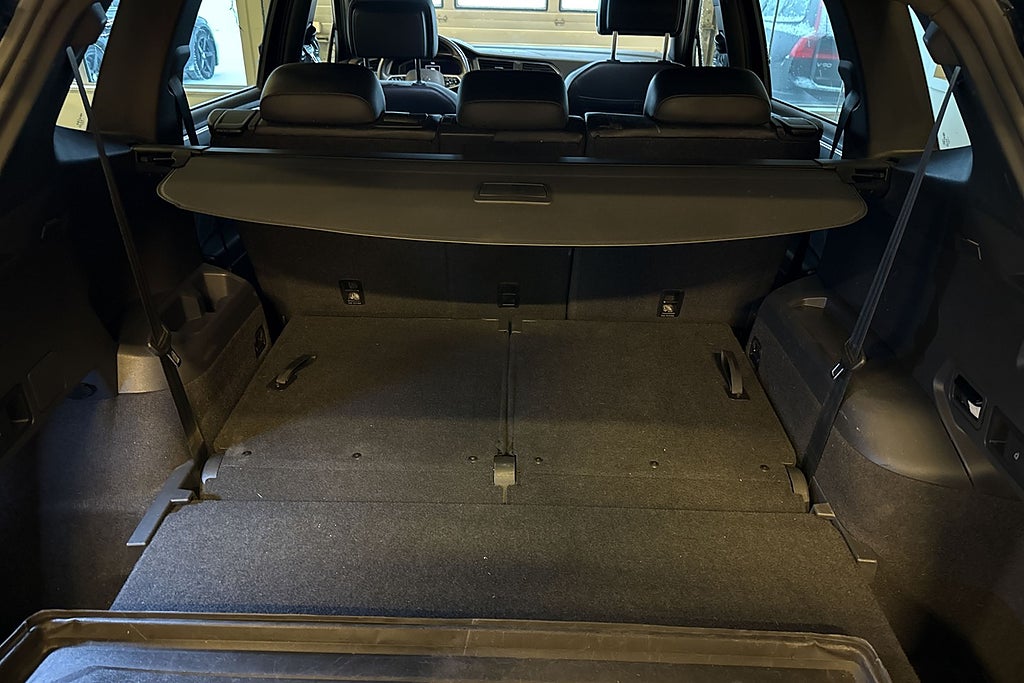 Volkswagen Tiguan Allspace 7-sätes 2.0TDI 4Motion R-Line Drag Värmare Kam miniatyr 17
