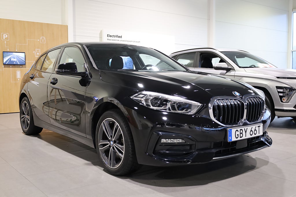 BMW 118I 136hk Sport line Aut Leasbar Navi CarPlay 2022