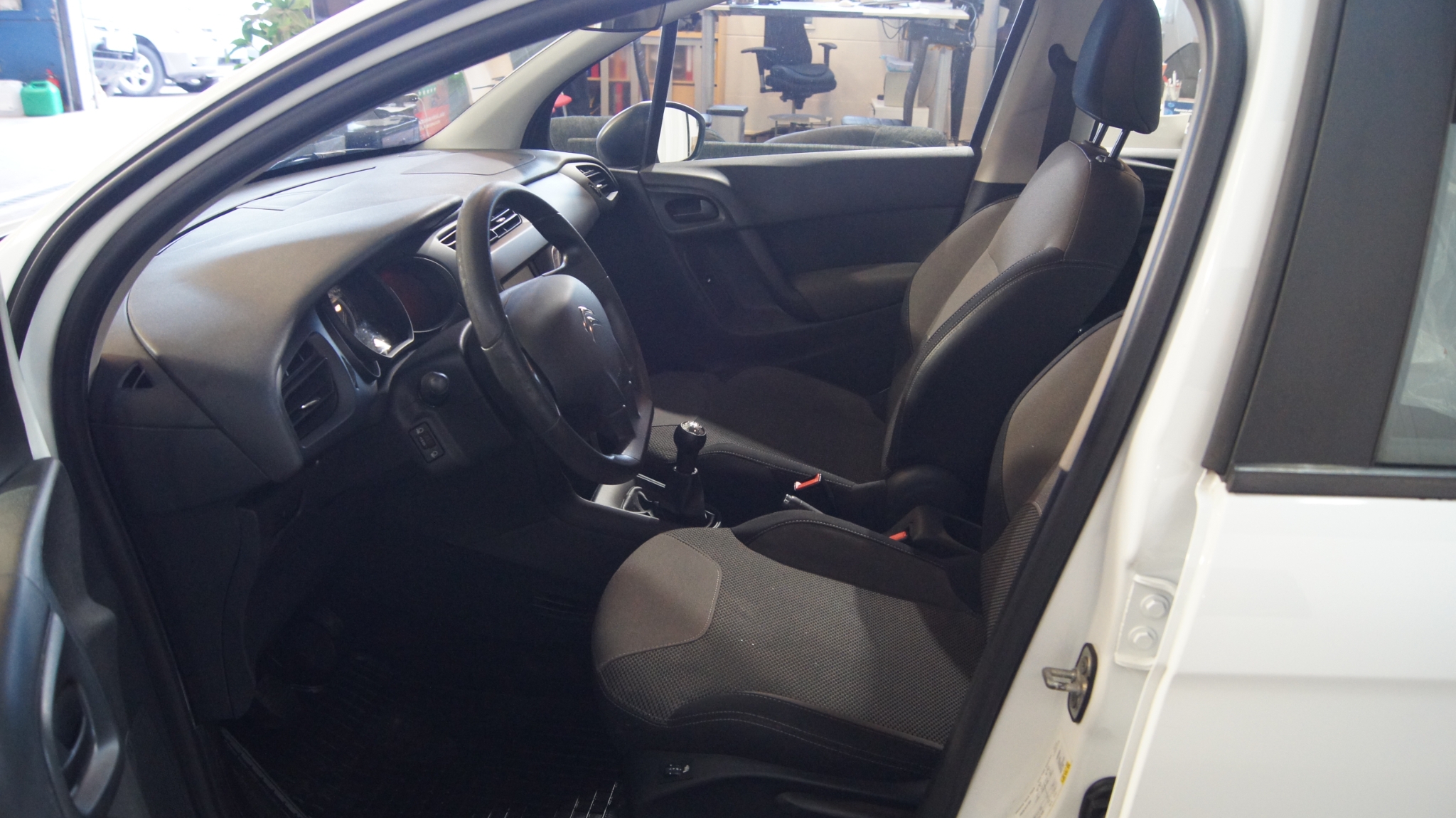 Citroen C3 1.2 PureTech VTi 82 2014, bild 5/10