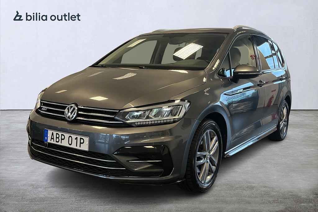 Volkswagen Touran 1.5 TSI R-line / 7-sits Drag Värmare Kamera CarPlay PDC