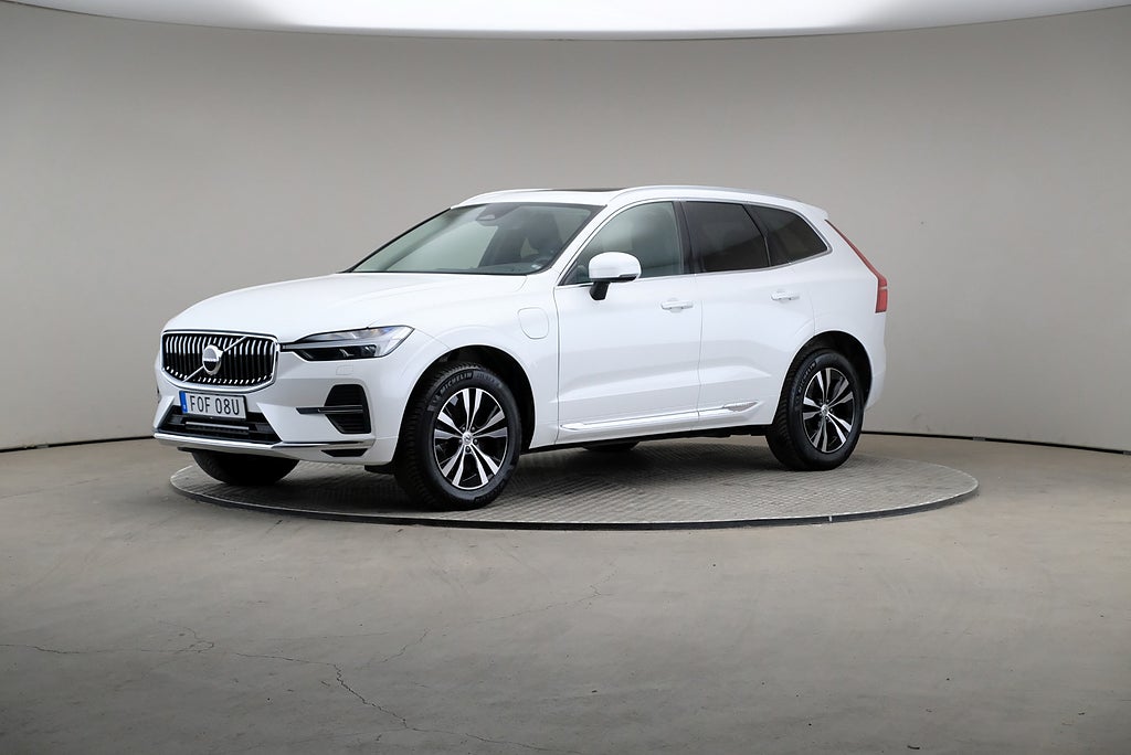 Volvo XC60 Recharge T6 350hk AWD Core Edition Pano Drag