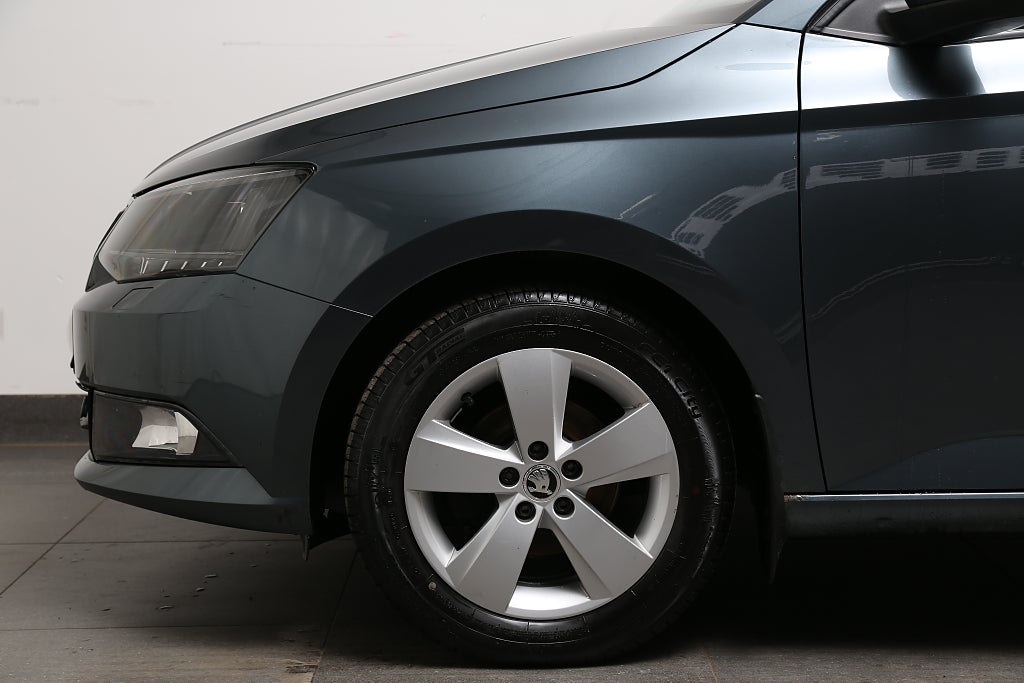 Skoda Fabia 1,2 TSI 90hk Style Kombi Motorvärmare 2016