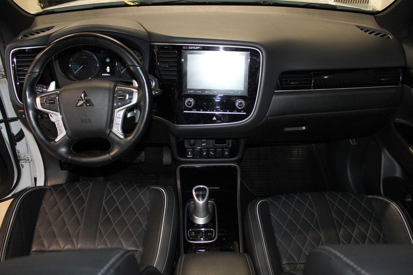 Mitsubishi Outlander PHEV 224hk Business X, 360 kamera, 7253 mil 2020 - miniatyr 19