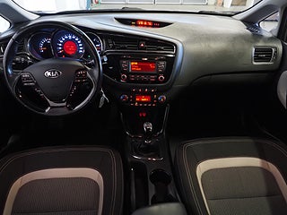 Halvkombi Kia Ceed 12 av 19