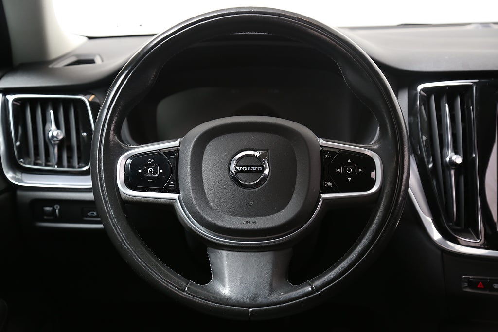 Volvo V60 D4 190hk Momentum Advanced SE II Aut 2021