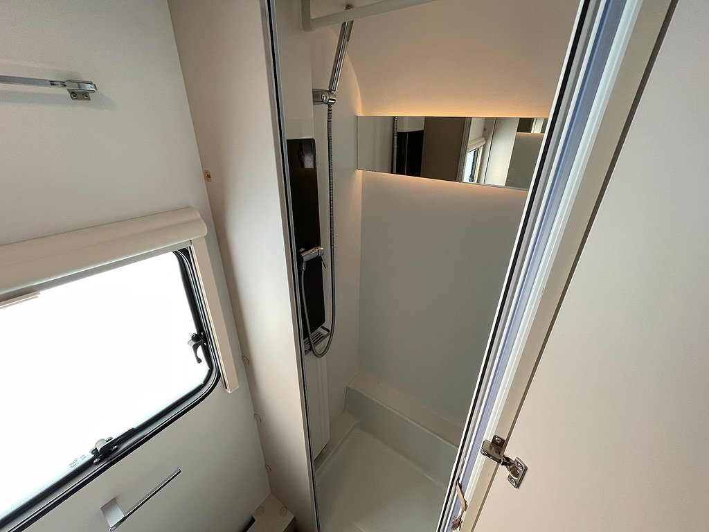 Adria Adora 573PT / Mover / AC / Barnkammare / Markis /  - Adria