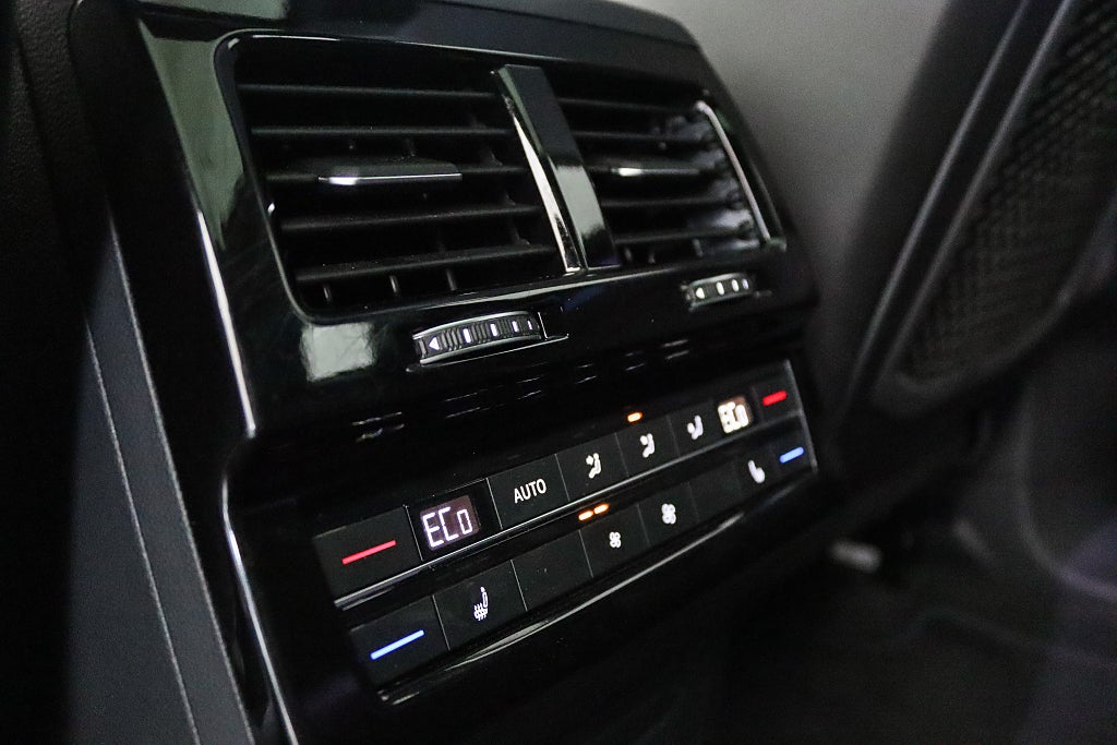 Volkswagen Touareg R eHybrid 3.0 V6 Pano Luft Dynaudio 360° Massage HuD