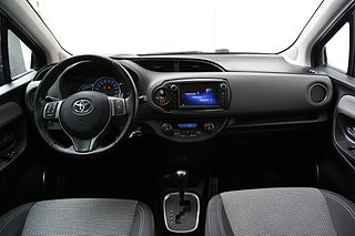 Halvkombi Toyota Yaris 17 av 23