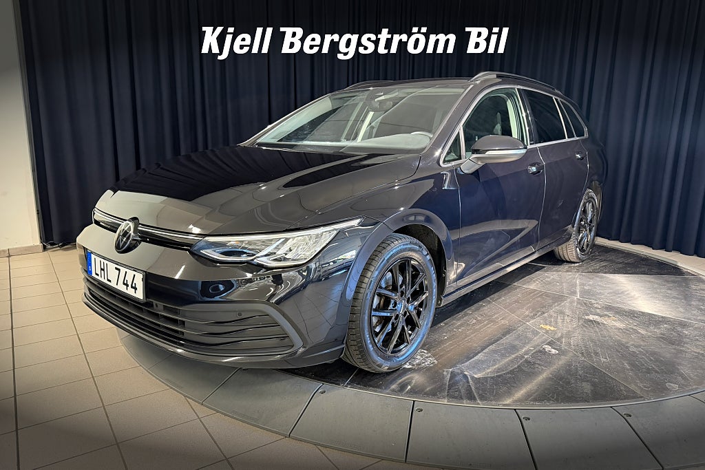 Volkswagen Golf Sportscombi 1.5 eTSI Automat Drag Värmare Backkamera