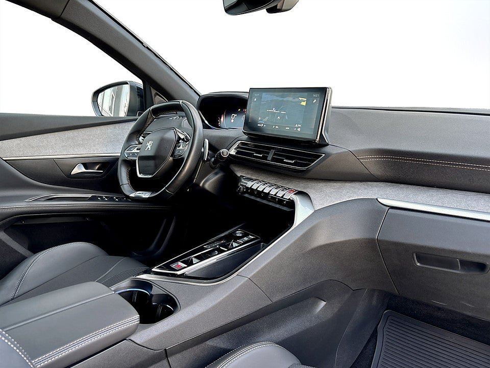 Bild på Peugeot 5008 GT 1.2 PT 130hk Aut 7-SITS B-KAMERA CARPLAY