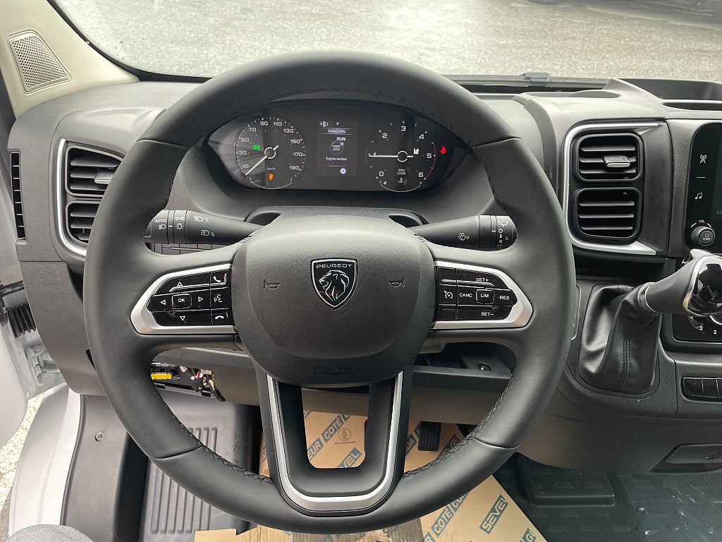 Bild på Peugeot Boxer BlueHDi 140hk Automat L2H2
