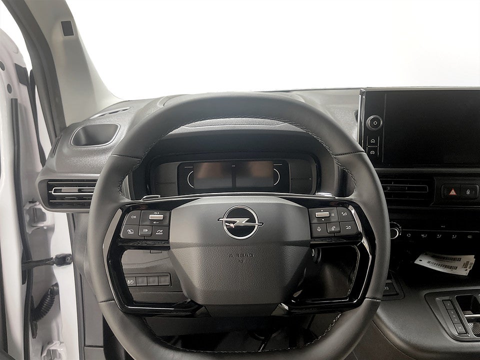 Bild på Opel Combo Combo 130hk Aut L2 - EDITION! SERVICE & V-HJUL INGÅR!