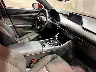 Halvkombi Mazda 3 9 av 25