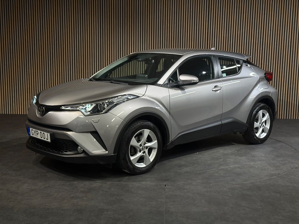 Toyota C-HR 1.2 Turbo Active/Adaptiv farth/kamera/Årsskatt 888kr 