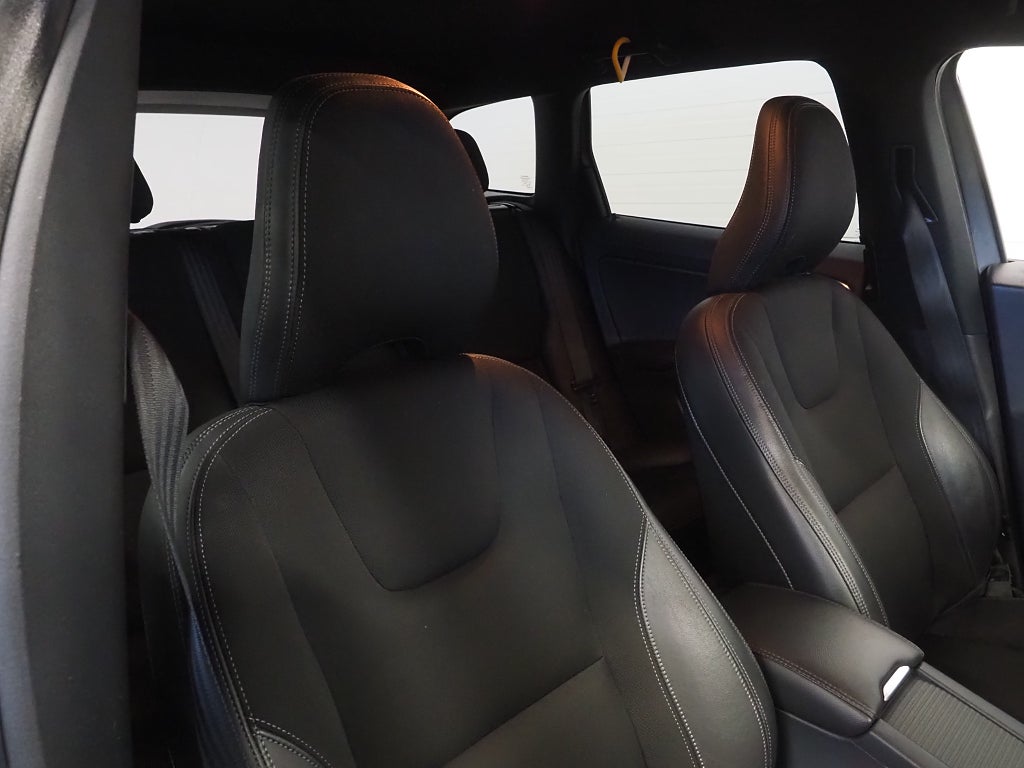 Volvo XC60 D4 190hk Geartronic Momentum Business E Drag D-Värm 2016