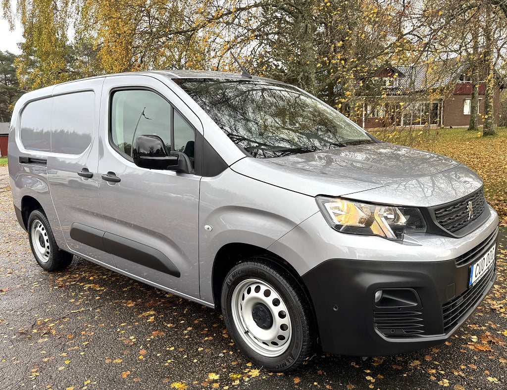 Peugeot Partner 130 HDI Långt Skåp L2, 3-sitsig, Dieselvärmare & Drag
