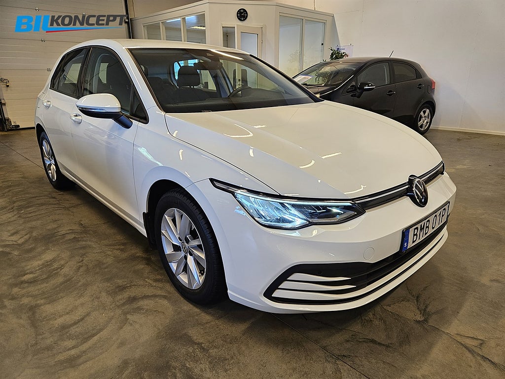 Volkswagen Golf 1.0 TSI  PDC Carplay / Moms / En Ägare