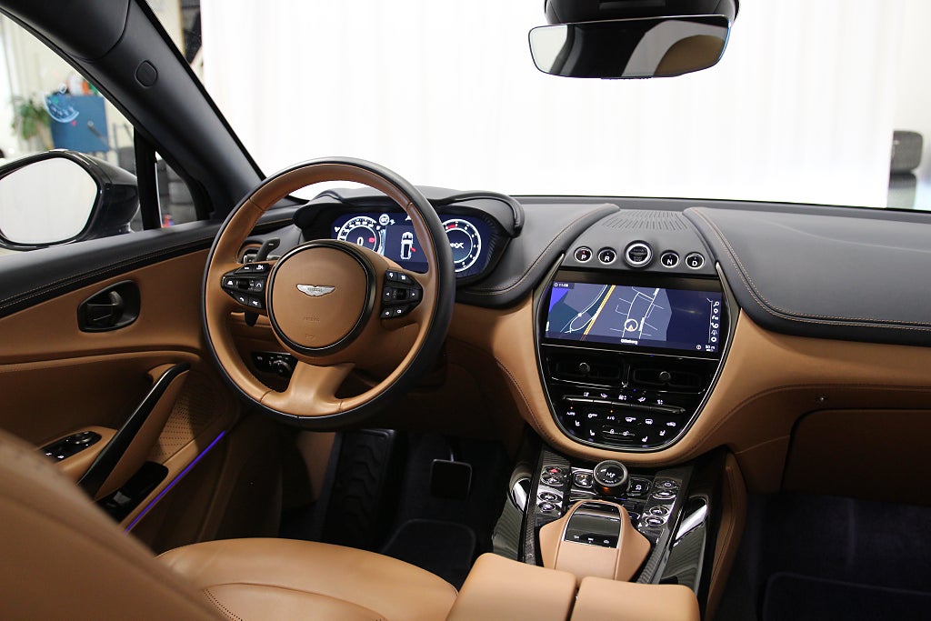 Aston Martin DBX 2023 - miniatyr 18