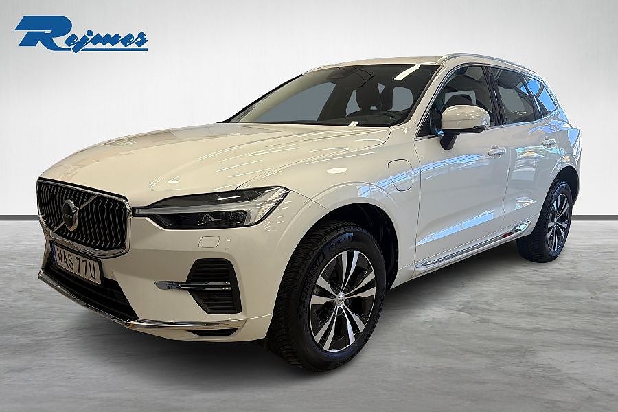 Volvo XC60 Recharge T6 Core EditionLäder /Panorama/Navi/Keyless
