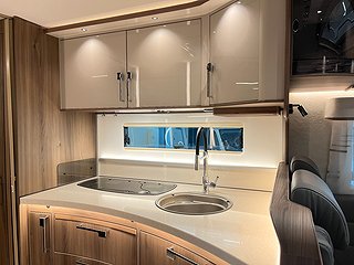 Husbil-integrerad Kabe IMPERIAL 910 T 18 av 31