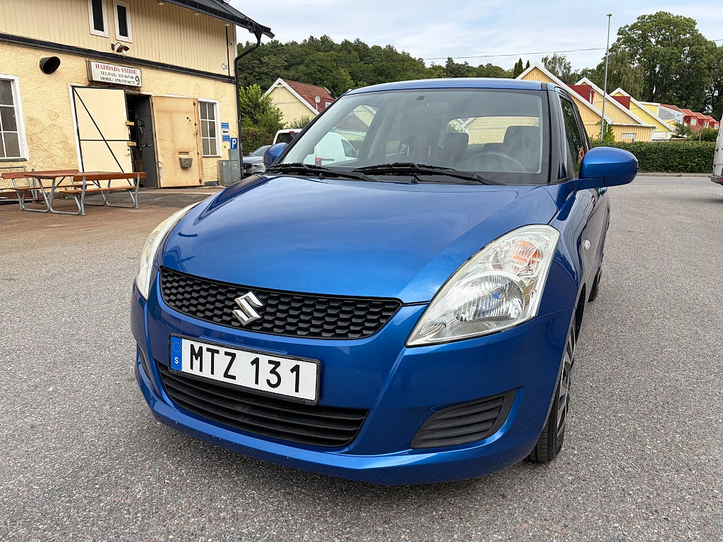 Suzuki Swift 5-DÖRRAR 1.2 DOHC 16V VVT 94HK EN ÄGARE EURO 5