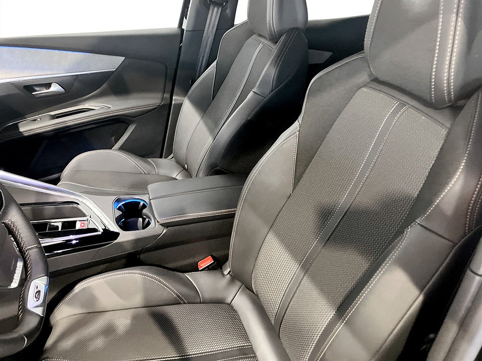 Bild på Peugeot 3008 GT 1.2 PT 130hk Aut B-KAMERA CARPLAY