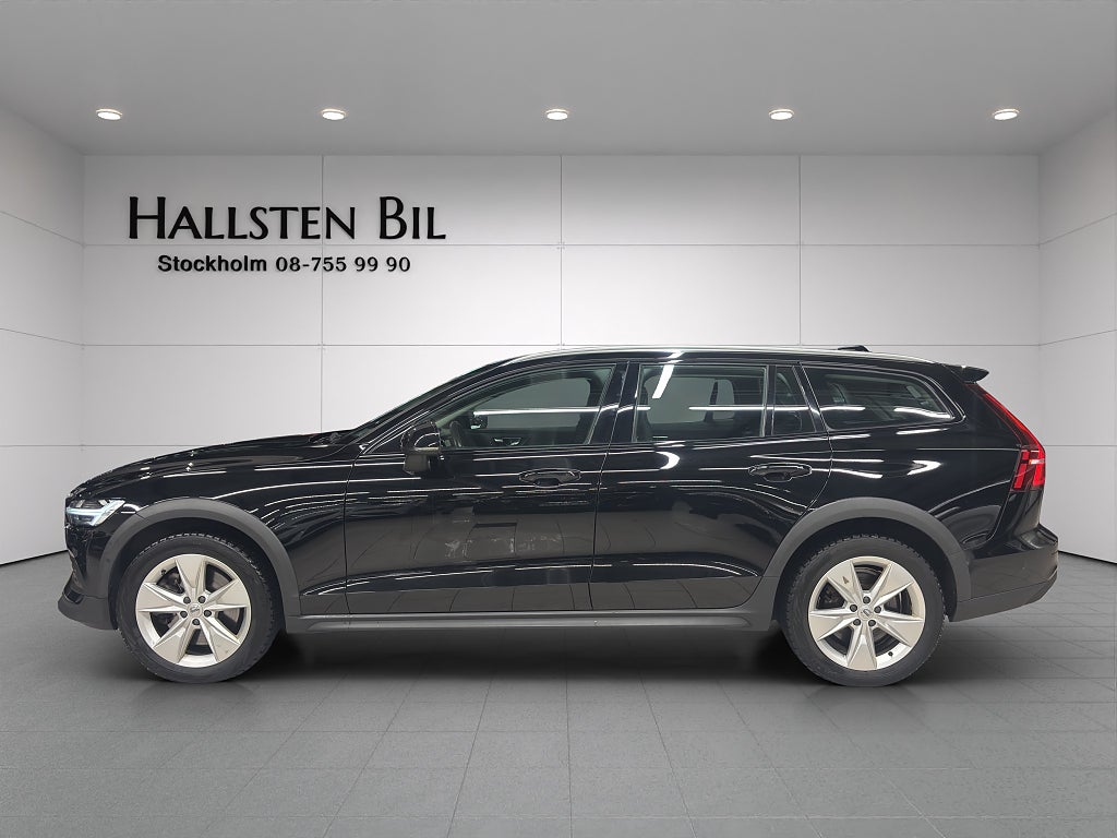 Volvo V60 Cross Country D4 AWD Momentum Panorama Drag Värmare VOC