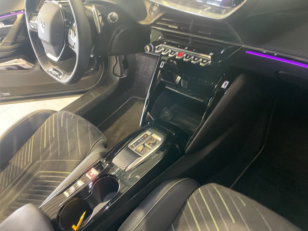 Bild på Peugeot 2008 GT 1.2 PT 130hk Aut B-KAMERA CARPLAY