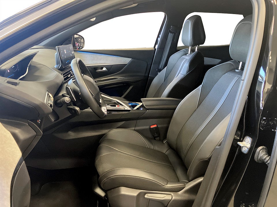 Bild på Peugeot 3008 GT 1.2 PT 130hk Aut B-KAMERA CARPLAY