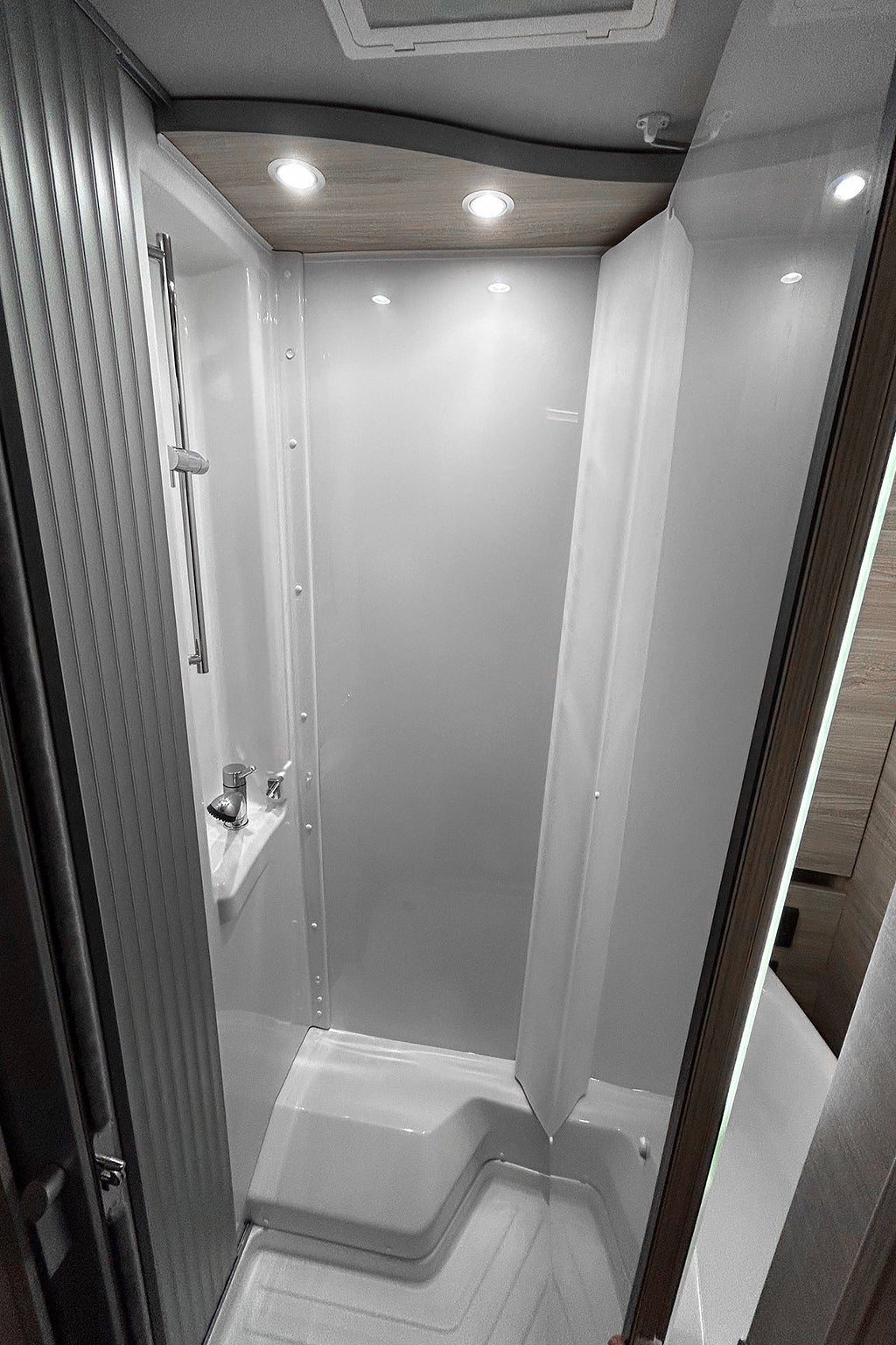 Knaus VAN TI PLUS 650 MEG Platinum Selection 4x4 AUTOMAT ALDE 2026 - miniatyr 29