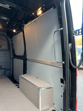 Transportbil - Skåp Mercedes-Benz Sprinter 8 av 17