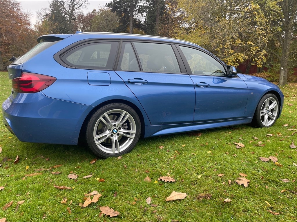 BMW 330 d Touring, M Sport, Aut 2019, bild 2/44