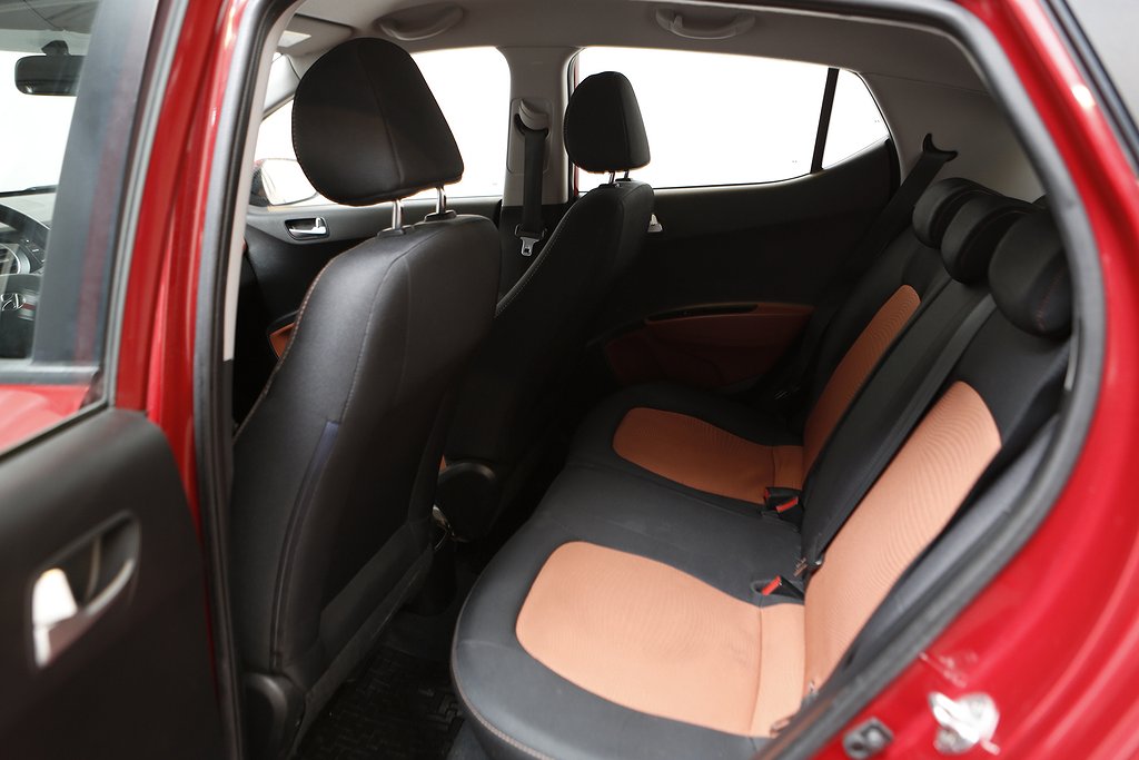 Hyundai i10 1,2 87hk Premium Automat 5D P-sensor Bluetooh 2015