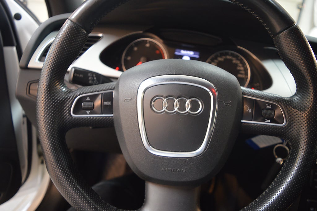 Audi A4 2011 - miniatyr 13