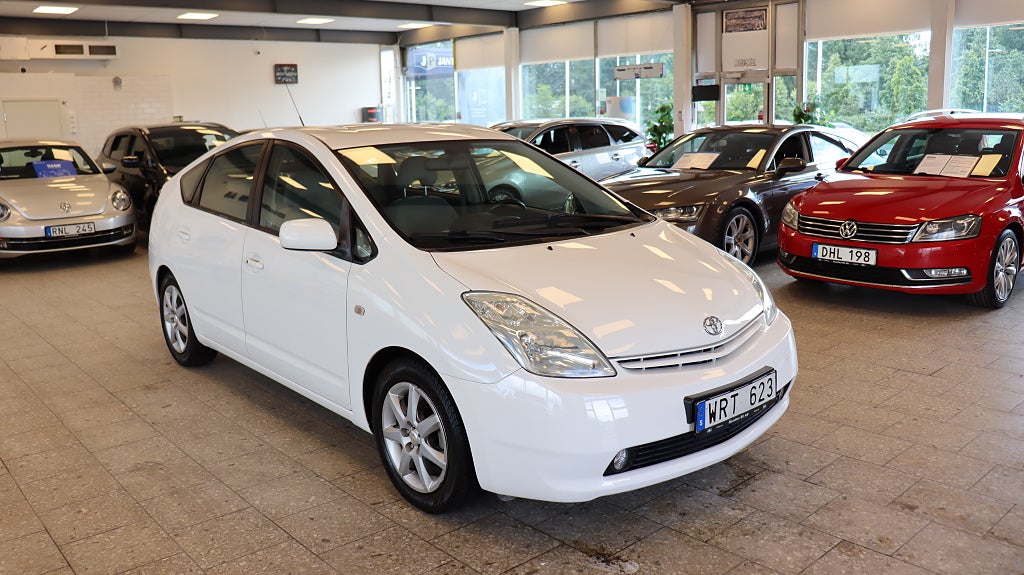 Toyota Prius 1.5 VVT-i + 3CM CVT 